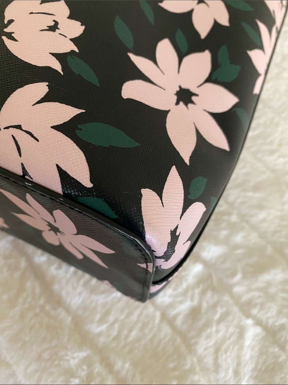 Kate Spade New York Jana Winter Blooms Medium Tote - Picture 15 of 17